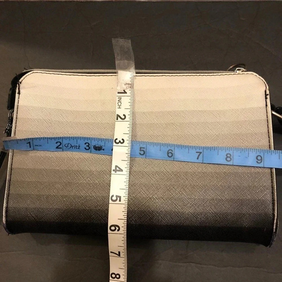 Kenneth Cole Reaction Faux Leather Mini Crossbody Purse Color Shaded - Picture 2 of 10